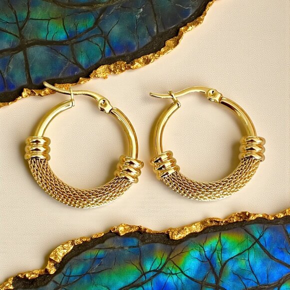 🆕 Chic Elegant 18K Gold Plated Stainless Steel Dainty Mesh Trendy Hoop Earrings - Picture 13 of 13